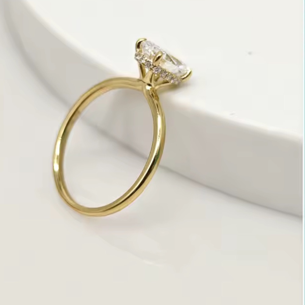 Elegant lab grown 2 carats 18k Gold Diamond Ring oval brilliant vvs clarity - Picture 13 of 13